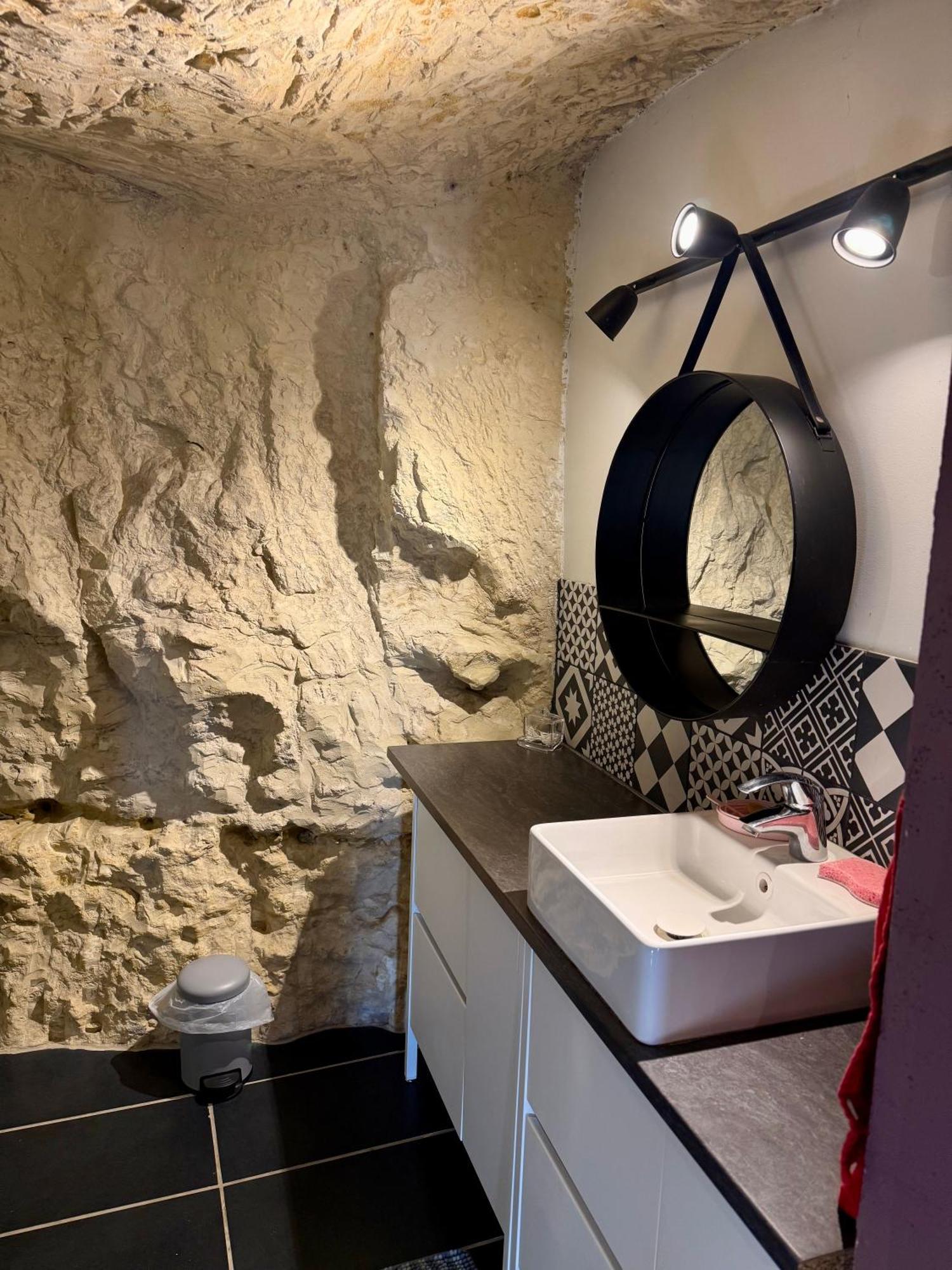 Troglodyte Du Petit Coteau Apartment Vouvray Exterior foto